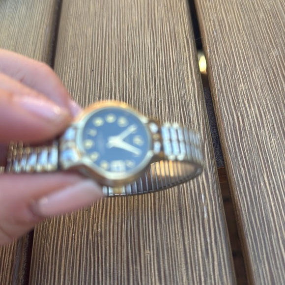 Sharp watch - Picture 4 of 4